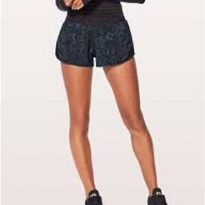 Lululemon hottie II Black Athletic Shorts